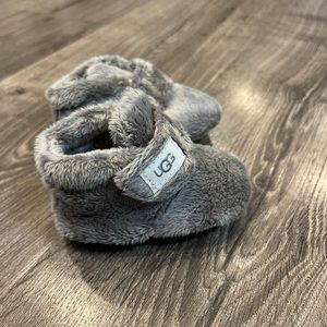 Excellent condition UGG baby Bixbee Bootie size 0/1 in color charcoal